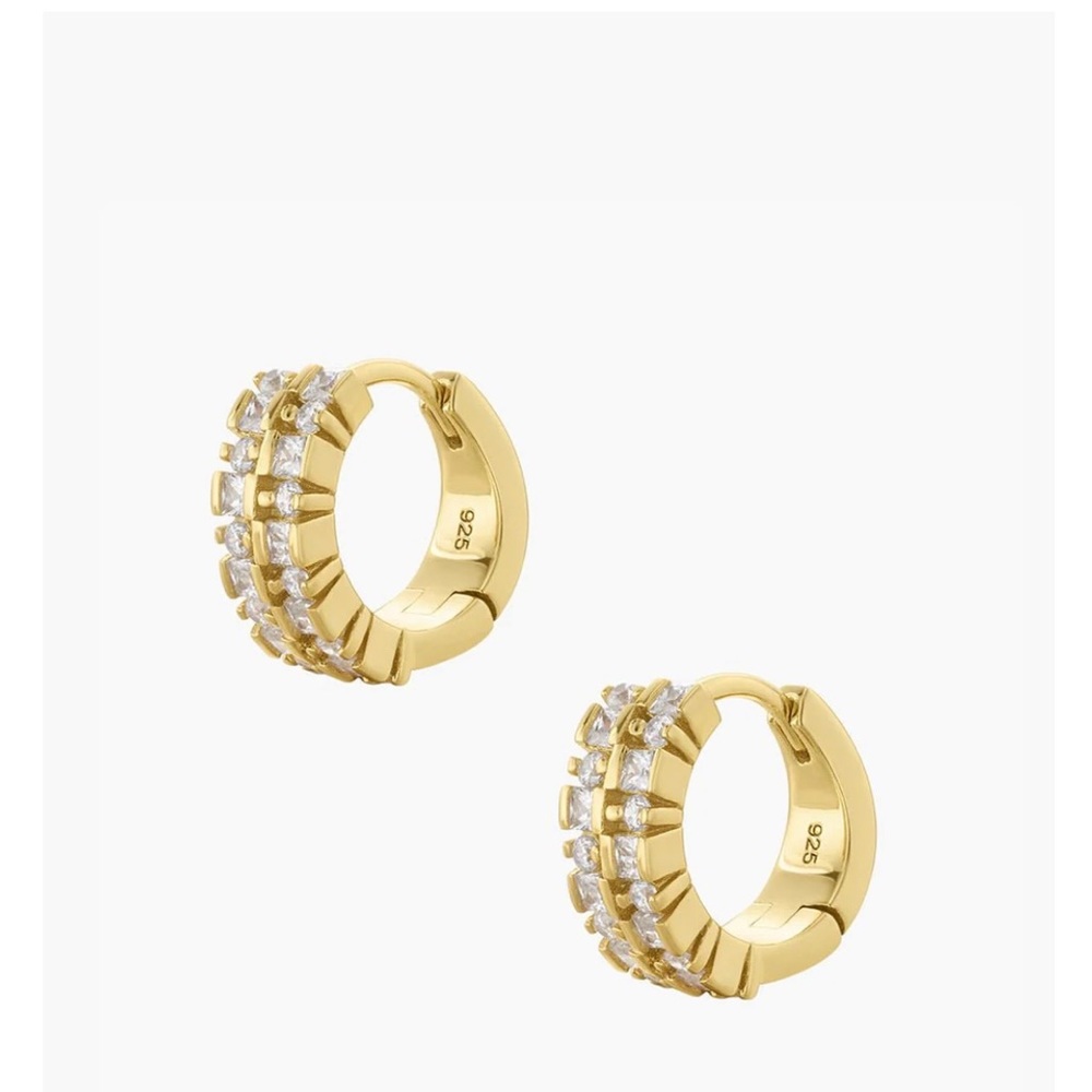 Cupcakes & Cashmere The Jean Huggie Earrings